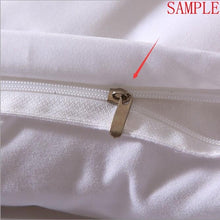 Load image into Gallery viewer, Lip Comforter Cover Couple Lovers,Golden Yellow Bedding Set Teens Youth Girls Foil Love Heart Royal Luxury Coverlet Set Gift Collection AU DE Single Double UK US Queen King Size With Corner Ties And Zipper Closure