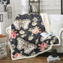 Load image into Gallery viewer, Daisy Floral Print Throw Blanket Moth Fleece Blanket for Couch Bed Sofa Women Flying Insects Pattern Sherpa Blanket Blossom Flowers Pattern Fuzzy Blanket Room Decor Blanket