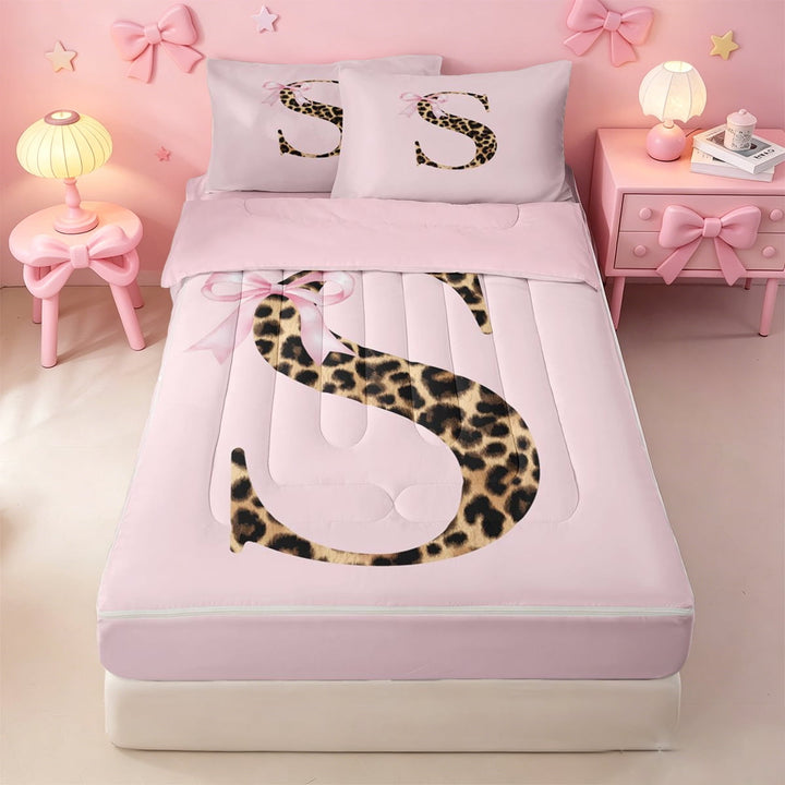 meiyoeat Chic Leopard Initial S Zipper Twin Comforter Sets with Fitted Sheet and 2 Pillowcases,Coquette Bow Print Monogram Design Zipper Bedding Set For Girl,Pink Reversible,4-Piece