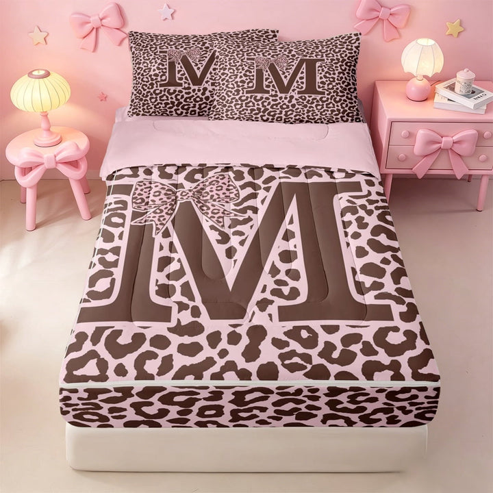 meiyoeat Pink Bowknot Monogrammed M Zipper Full Size Comforter Sets with Fitted Sheet and 2 Pillowcases For Girls,Cheetah Print Letter Design Zipper Bedding Set,Pink Reversible,4pcs