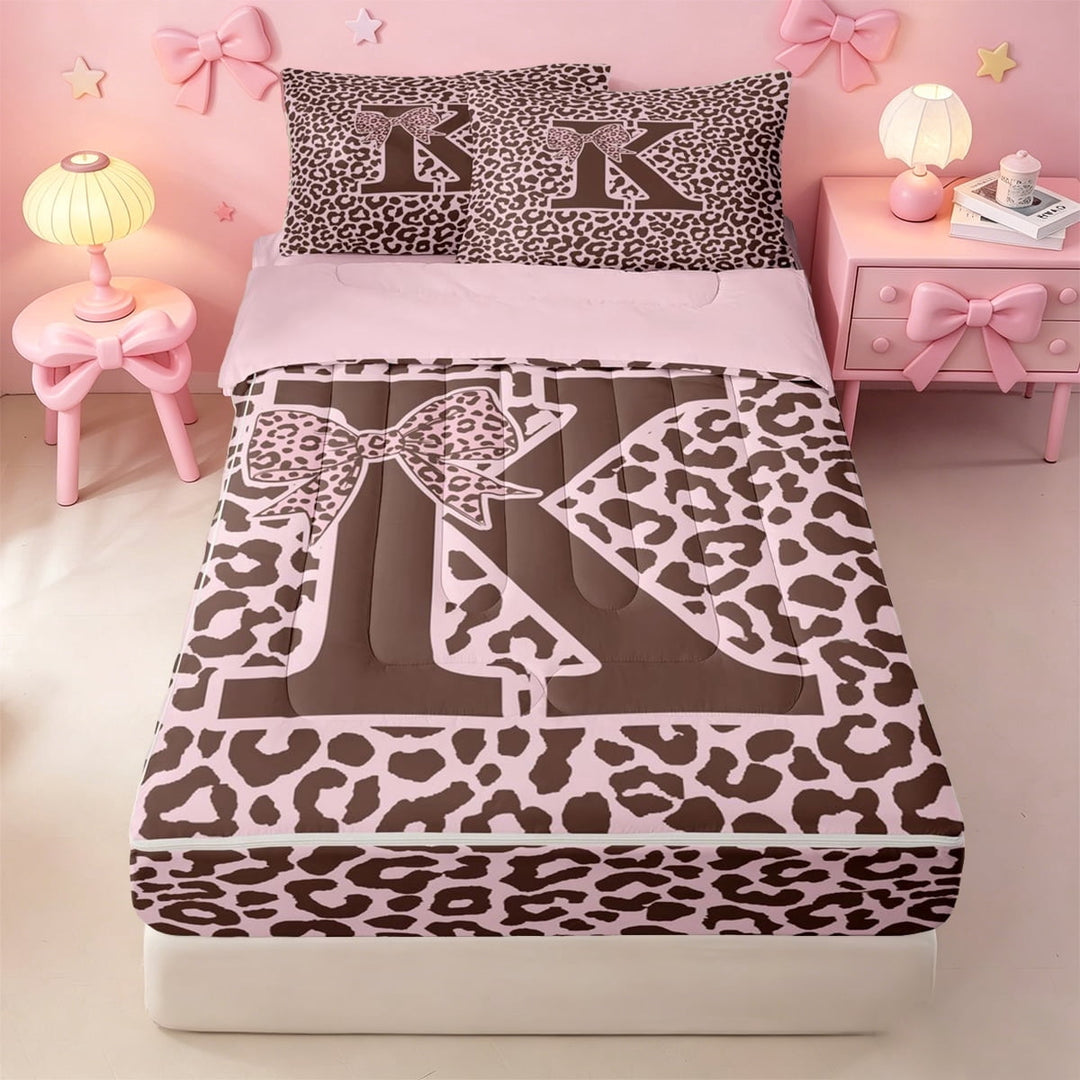 meiyoeat Girly Bowknot Initial K Zipper Full Size Comforter Sets with Fitted Sheet and 2 Pillowcases For Girls,Classic Cheetah Monogram Art Zipper Bedding Set,Pink Reversible,4 Pieces