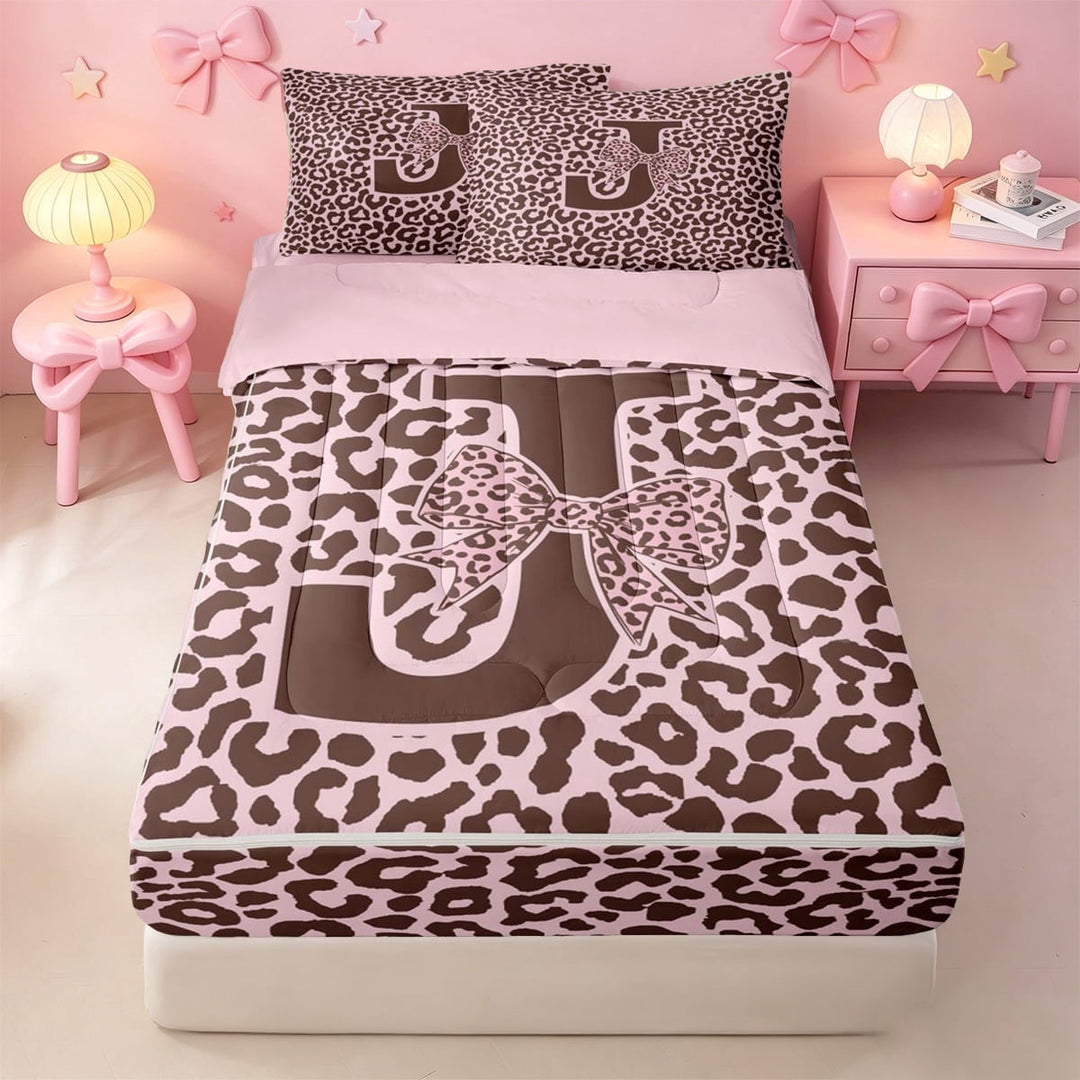 meiyoeat Cheetah Bowknot Alphabet J Zipper Full Size Comforter Sets with Fitted Sheet and 2 Pillowcases For Girls,Pink Print Initial Theme Zipper Bedding Set,Pink Reversible,4pcs
