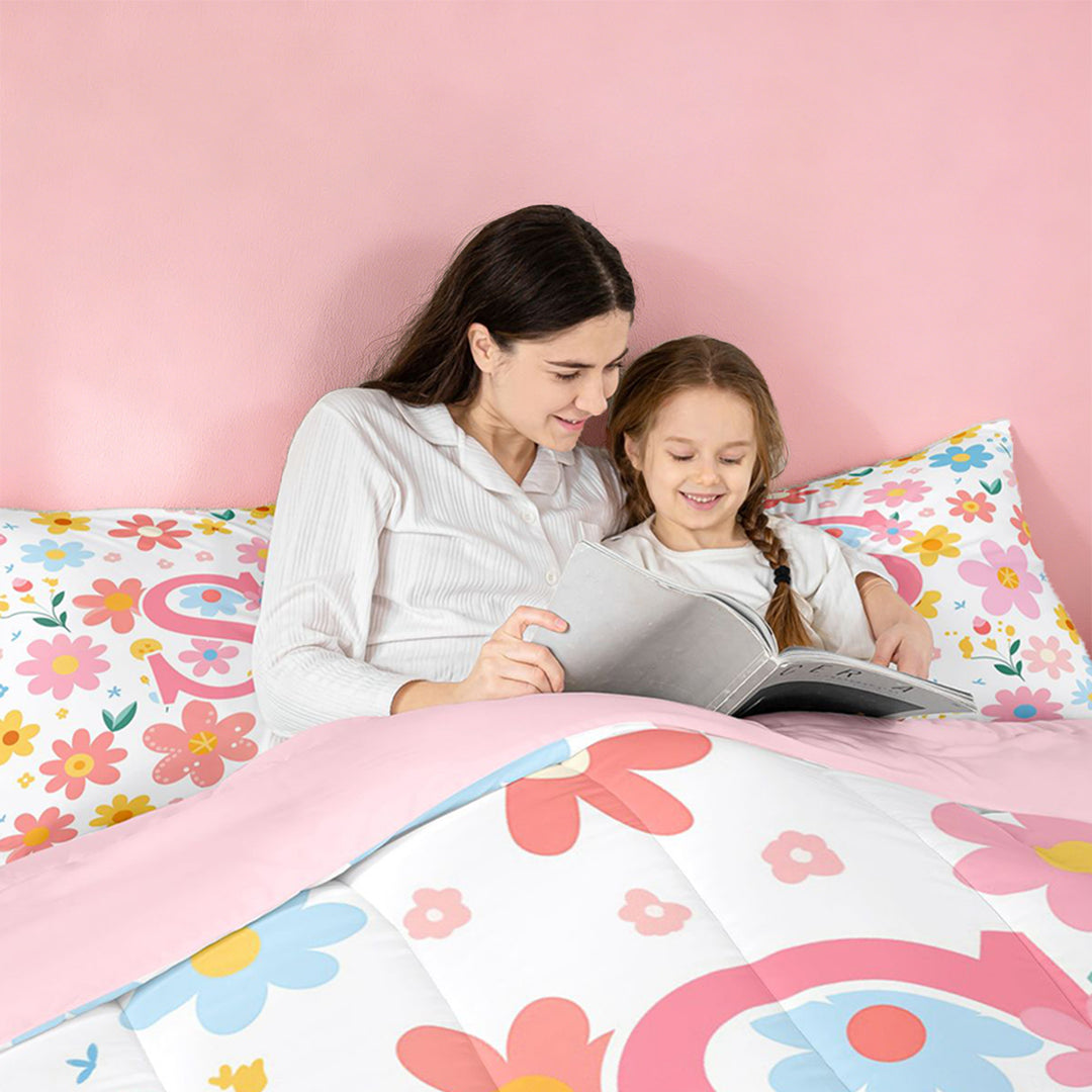 meiyoeat Cute Floral Alphabet Print Full Size Comforter Sets For Girls,Cartoon Flowers Monogrammed S Letter Bedding Sets For Kids,pink Reversible,3pcs