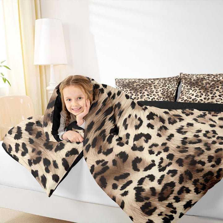 Meiyoeat Retro Leopard Print King Bedding 7pcs, Furry Animal Pattern King Bed in a Bag, Beige Brown,Black Reversible