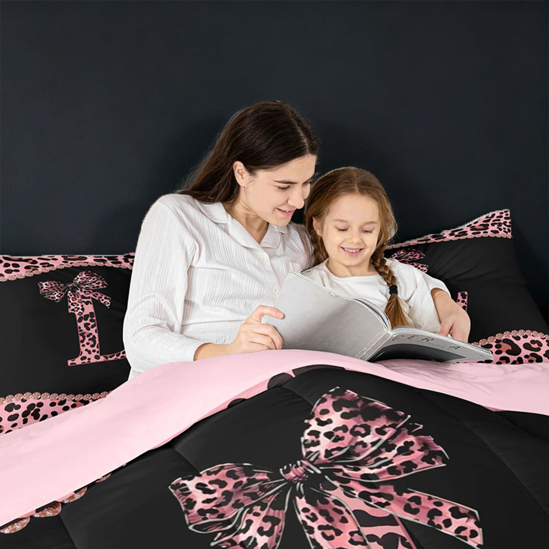 meiyoeat Pink Monogram L 7 Pieces Bedding Comforter Set For Girls,Fashion Leopard Pattern Full Bedding Set For Kids,pink Reversible