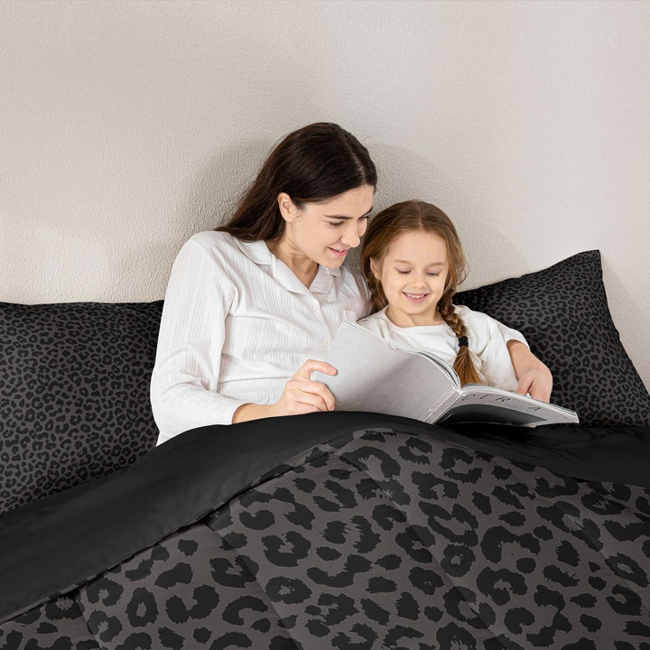 Meiyoeat Animal Cheetah Print King Size Comforter Sets 3pcs, Minimalist Spot Pattern Comforters King Size, Dark Gray,Black Reversible