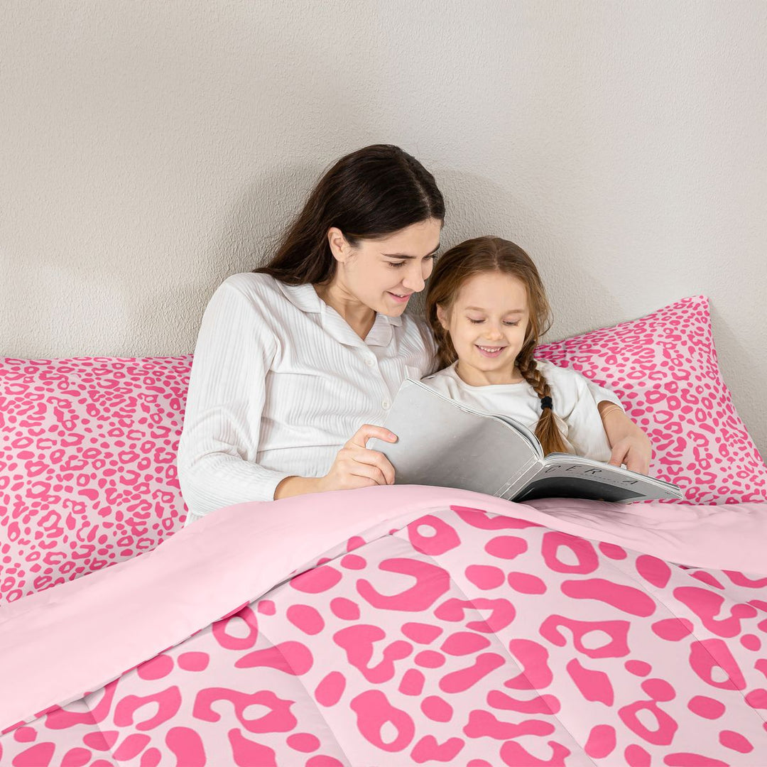 Meiyoeat Pastel Leopard Print Full Size Comforter Sets 3-Piece, Pink Cheetah Print Bedding Comforter Set, Light Pink,Pink Reversible