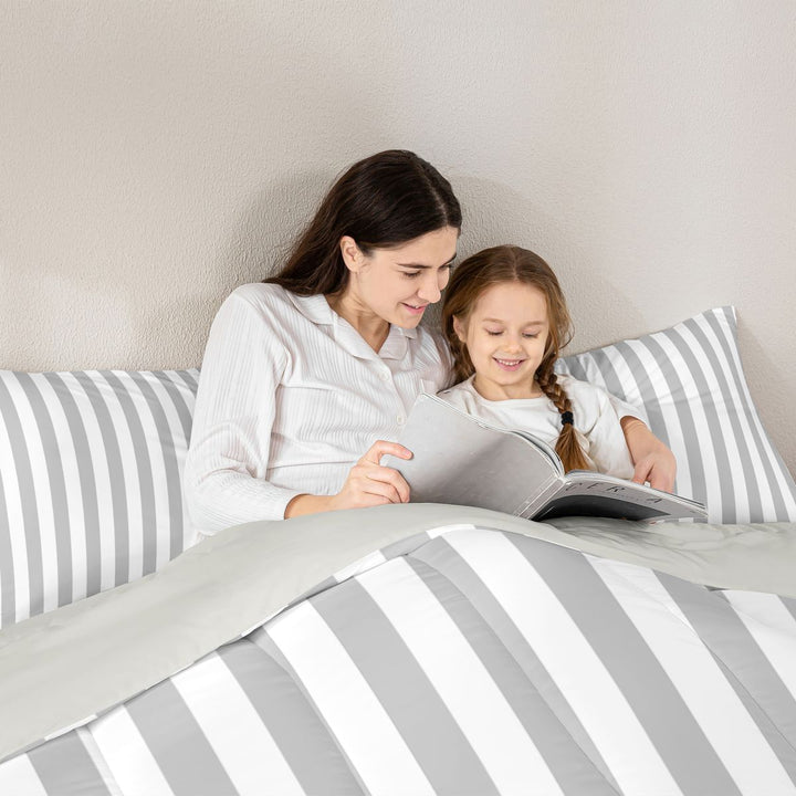 Meiyoeat Retro Pinstripe Full Size Comforter Sets 3-Piece, Modern Straight Line Bedding Comforter Set, Gray White,Grey Reversible,1 Comforter and 2 Pillowcases