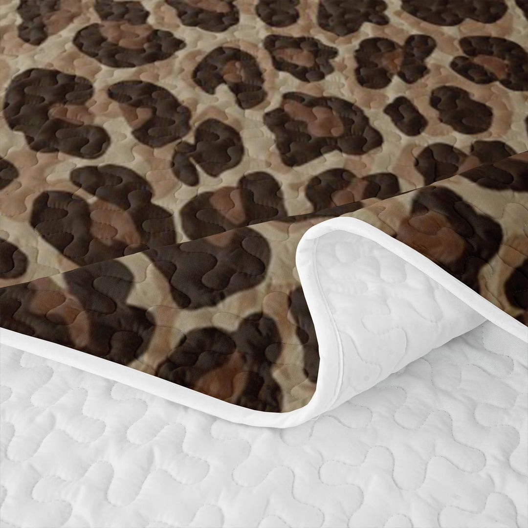 Meiyoeat Classic Leopard Print Quilt King,Wild Animal Spot Pattern King Coverlet Set,Brown Black