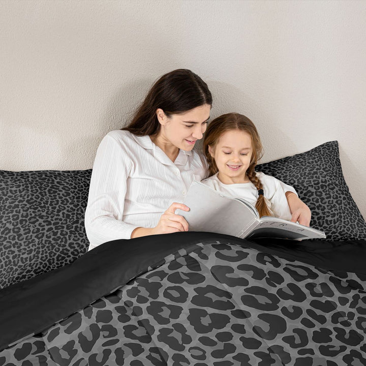 Meiyoeat Neutral Leopard Print King Size Comforter Sets 3pcs, Monochrome Spot Pattern Comforters King Size, Gray Black,Black Reversible