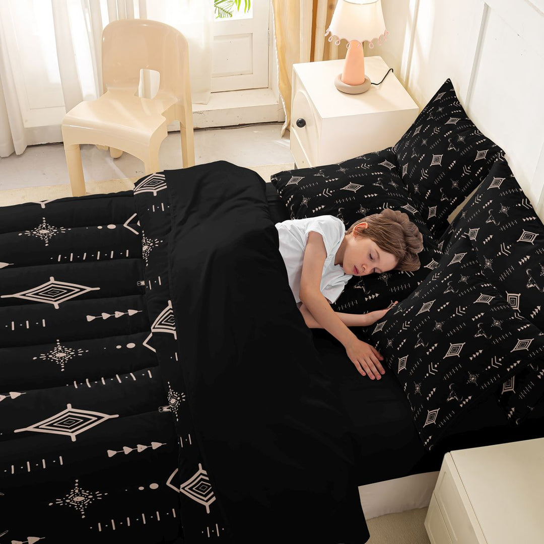 meiyoeat Rustic Bull Skull 7-Piece King Bedding For Boys,Vintage Western Aztec Geometric Pattern King Bed in a Bag For Men,Black Reversible
