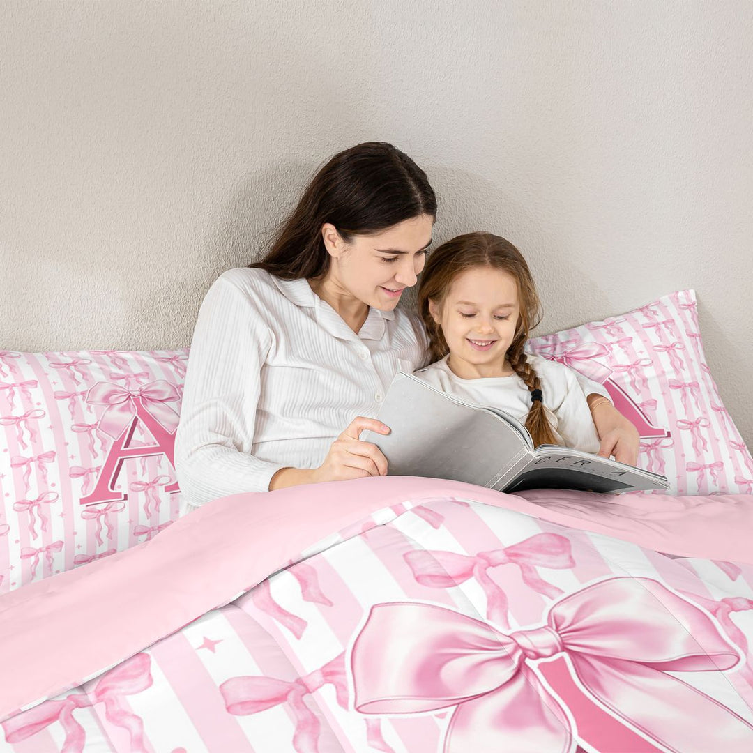 Meiyoeat Coquette Bow Letter A Full Size Comforter Sets 3 Pieces for Girls Kids, Preppy Stripe Bedding Sets for Nursery, Light Pink White,Pink Reversible