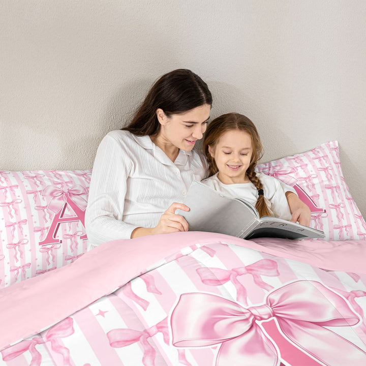 Meiyoeat Coquette Bow Letter A Full Size Comforter Sets 3 Pieces for Girls Kids, Preppy Stripe Bedding Sets for Nursery, Light Pink White,Pink Reversible