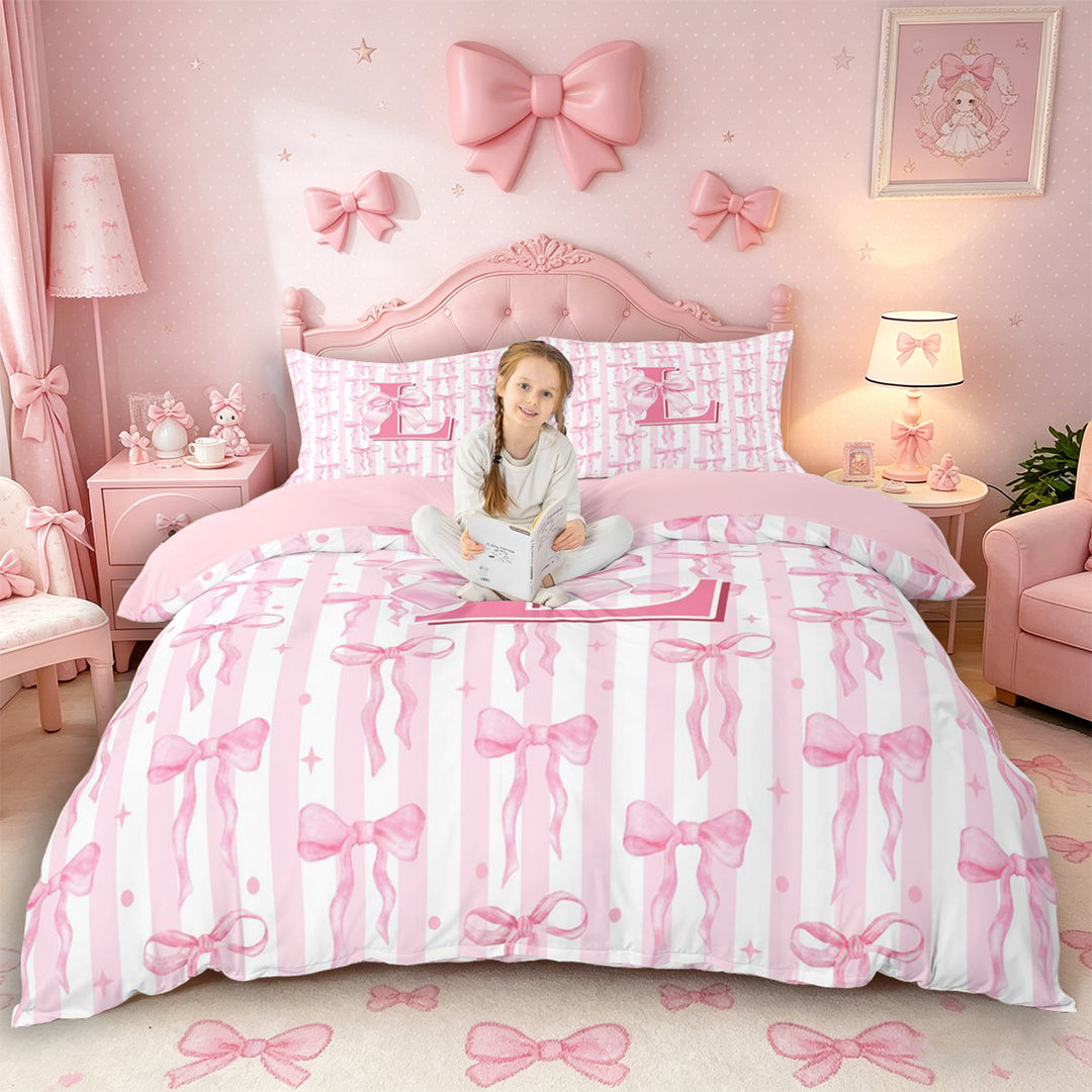 Meiyoeat Coquette Bow Letter L Duvet Cover Set for Girls Kids, Preppy Stripe Bedding Full for Nursery, Light Pink White,Pink Reversible,3pcs,No Comforter